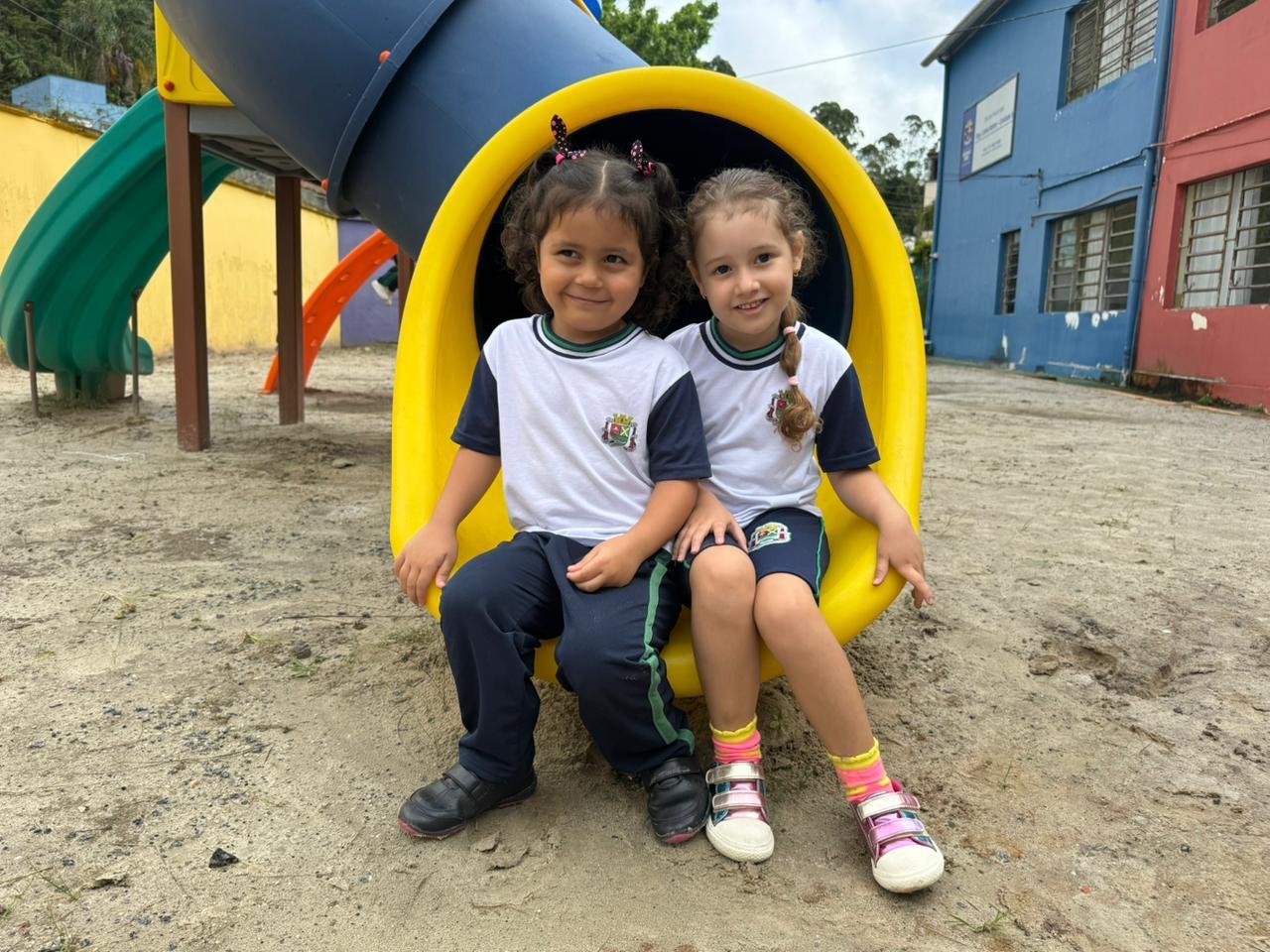 Ribeirão Pires amplia espaços de lazer e aprendizagem com novos parquinhos nas escolas municipais