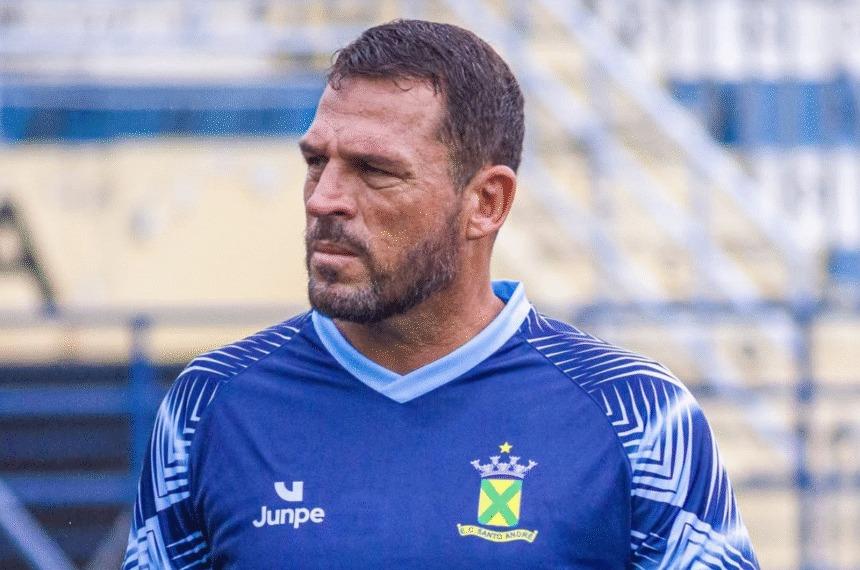 Santo André demite técnico Maurício Copertino após derrota na Série A2