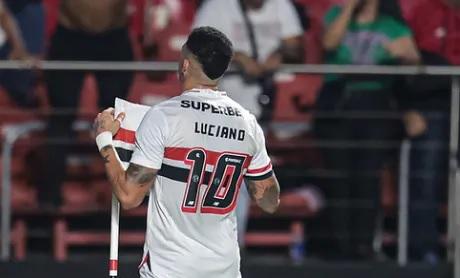 São Paulo domina Santos no MorumBis e vence clássico por 2 a 0