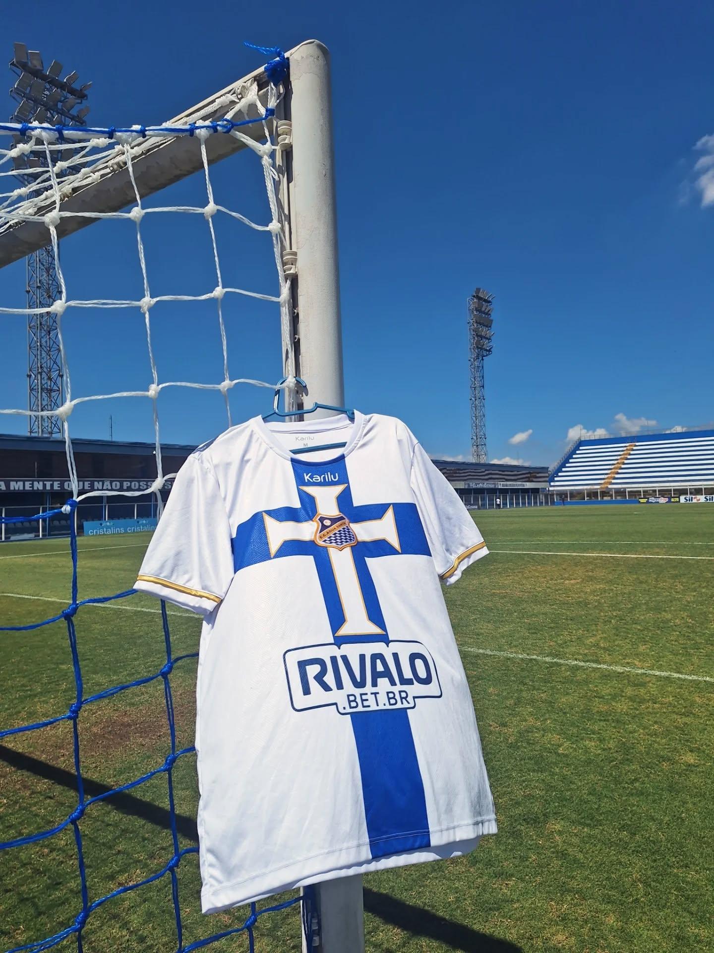 Água Santa sofre virada amarga no Inamar e vê classificação às semifinais sob risco