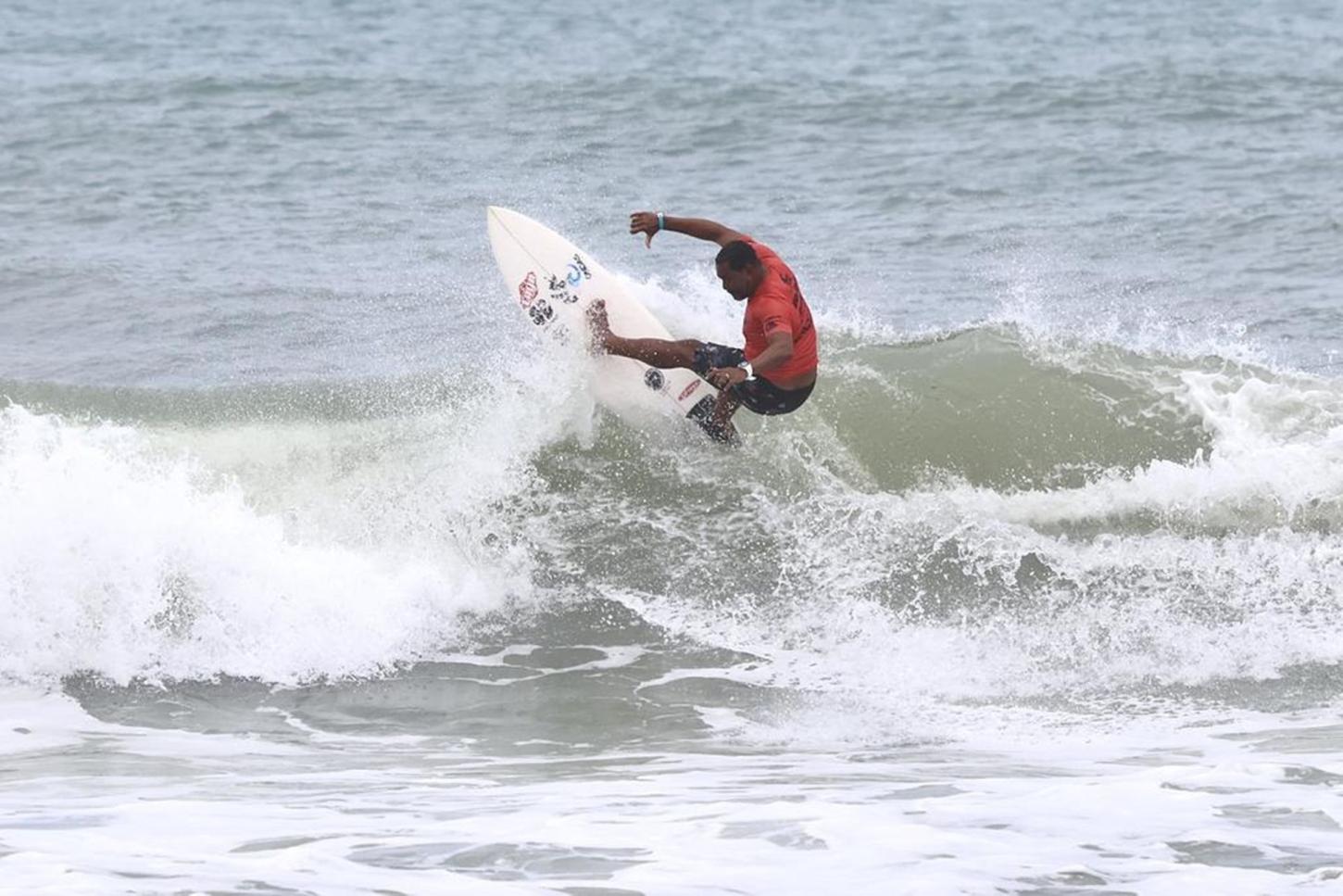 Aracaju decide títulos brasileiros de surfe master com formato inédito e premiação recorde
