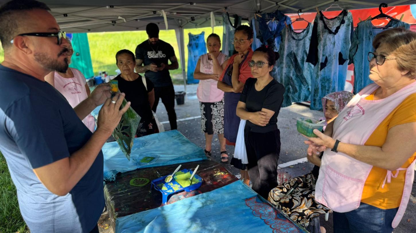 Ateliê itinerante de Almir França promove inclusão e sustentabilidade através da costura em Mauá