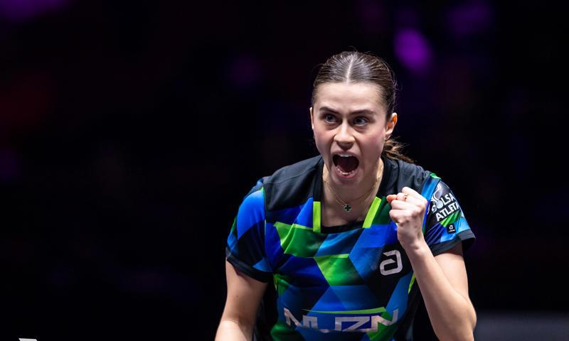 Bruna Takahashi vence na estreia e avança às oitavas do WTT Champions Chongqing