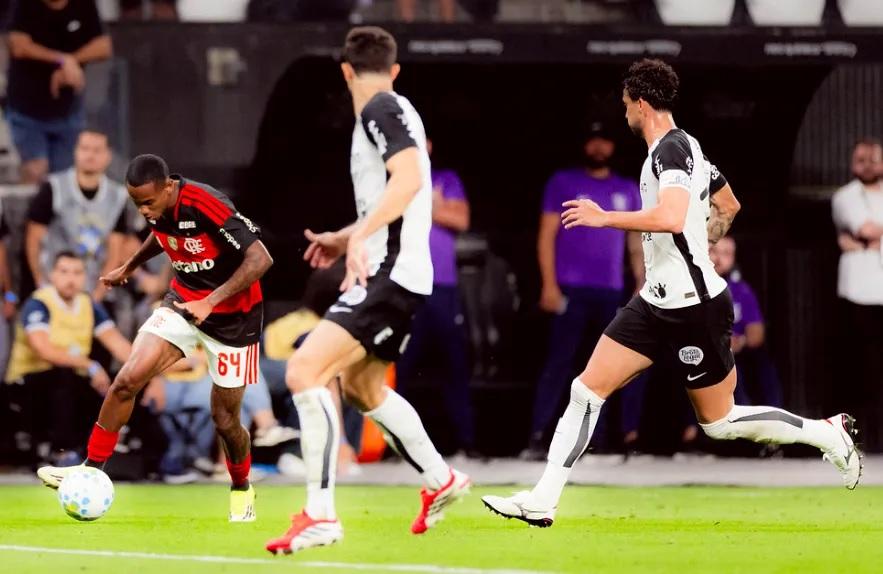Corinthians e Flamengo empatam em clássico equilibrado na Neo Química Arena