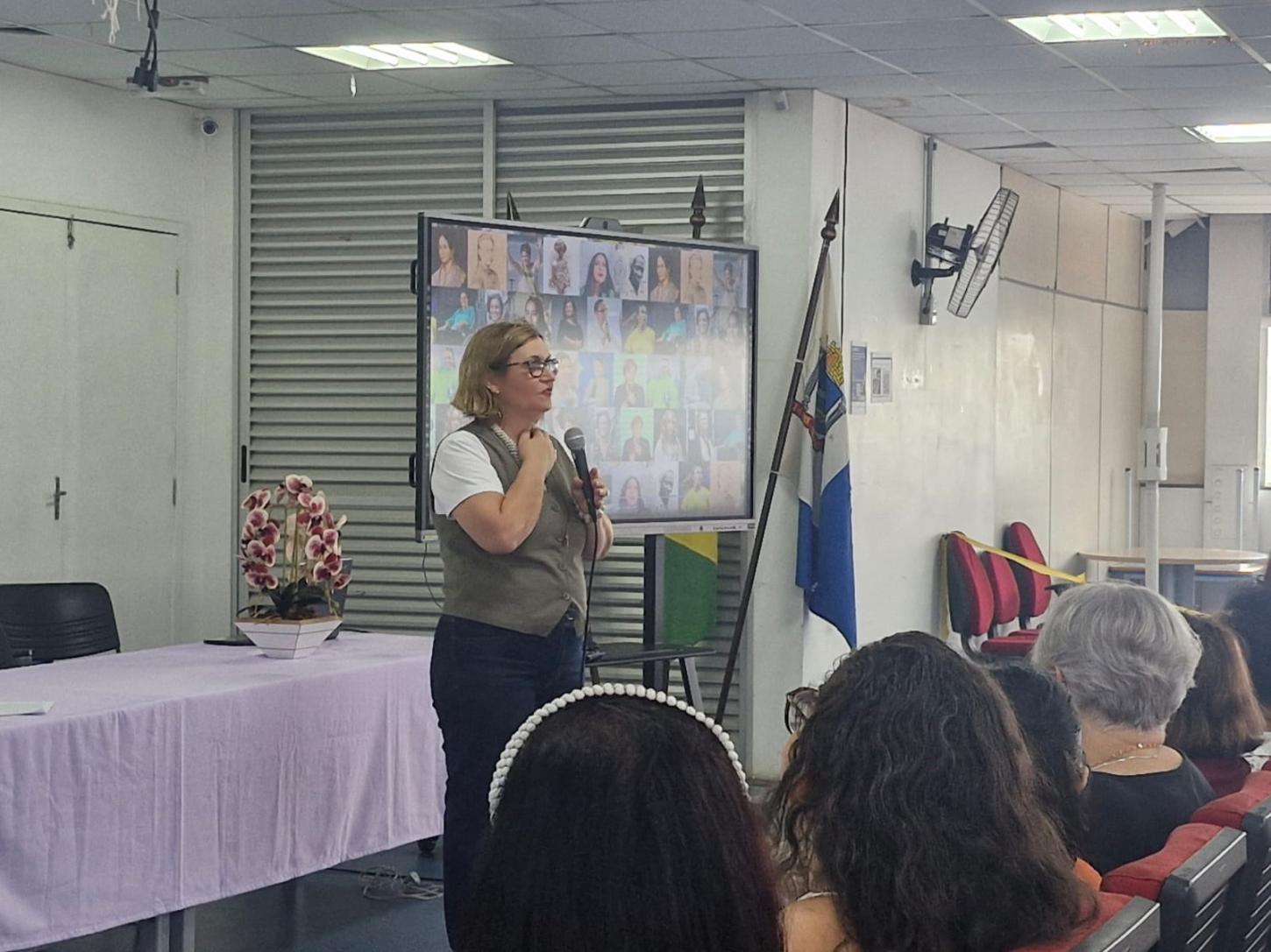 Maria Rita Serrano abre projeto 