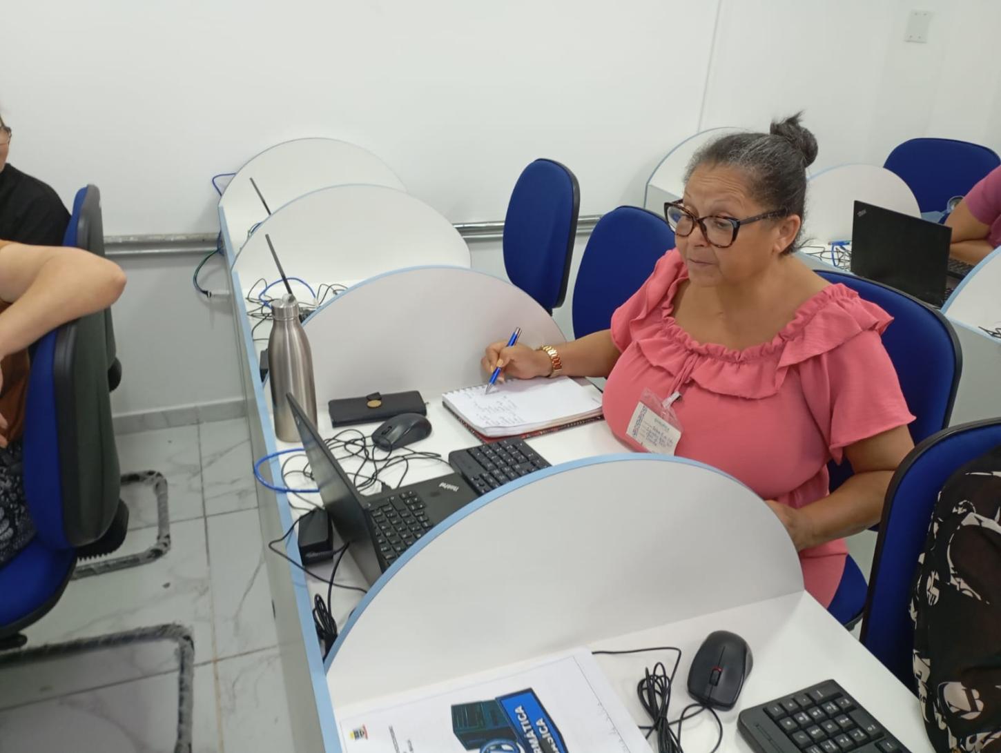 Mauá abre inscrições para curso gratuito de informática voltado ao público 50+