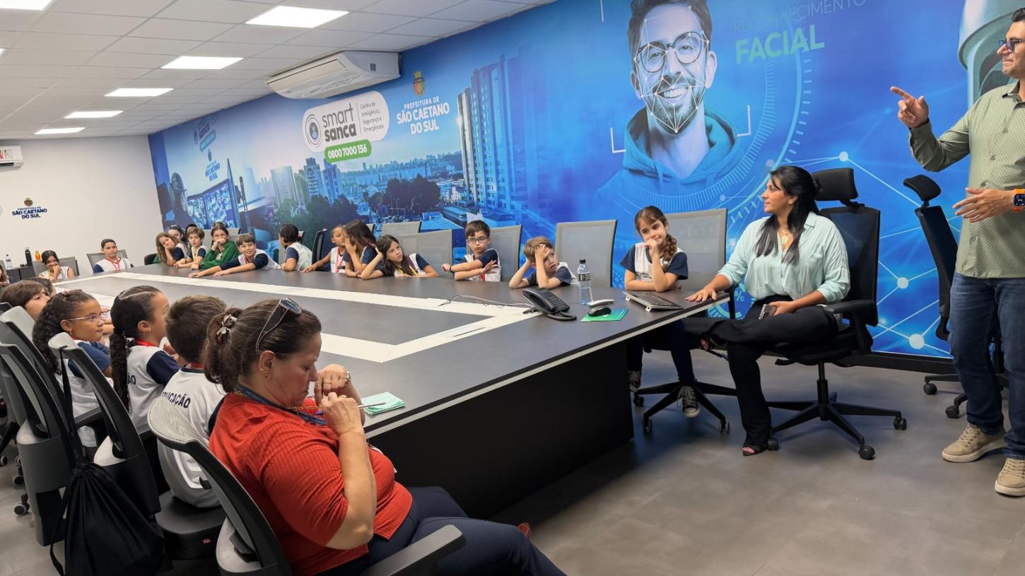 Alunos da rede municipal de São Caetano conhecem tecnologias do Centro de Inteligência e Segurança