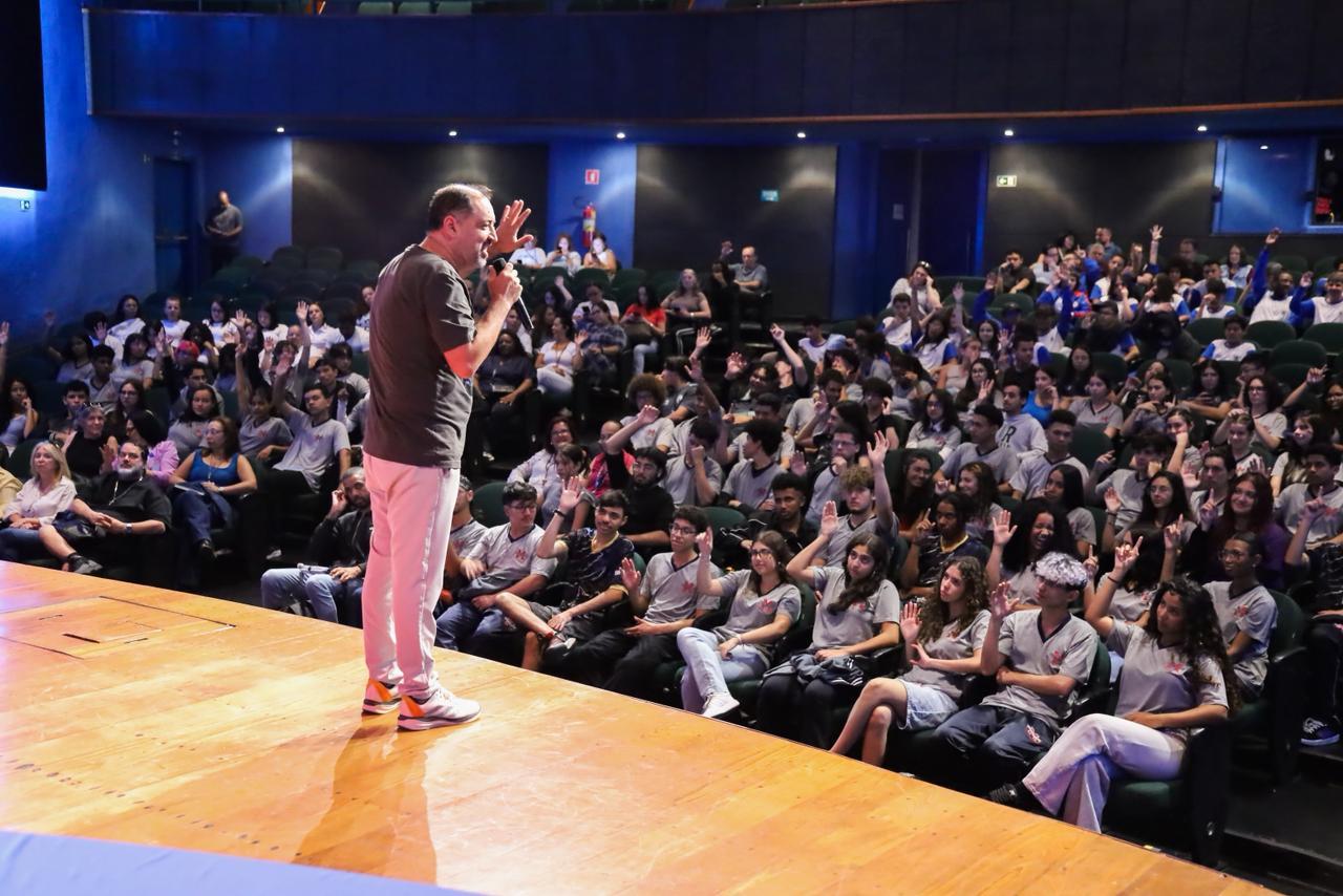 Estudantes da rede pública de Mauá participam de aula aberta sobre orçamento e gestão municipal