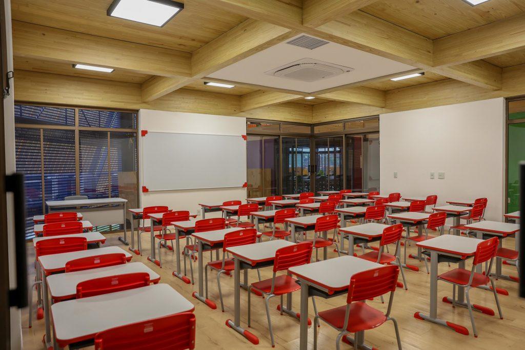 Governo de SP investiu R$ 10,6 milhões por mês em obras de escolas das redes municipais