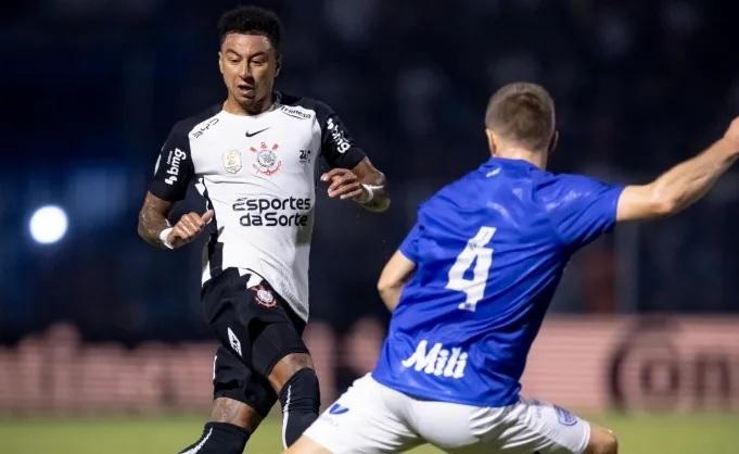 Lingard decide, Corinthians vence o Barra fora de casa e abre vantagem na Copa do Brasil