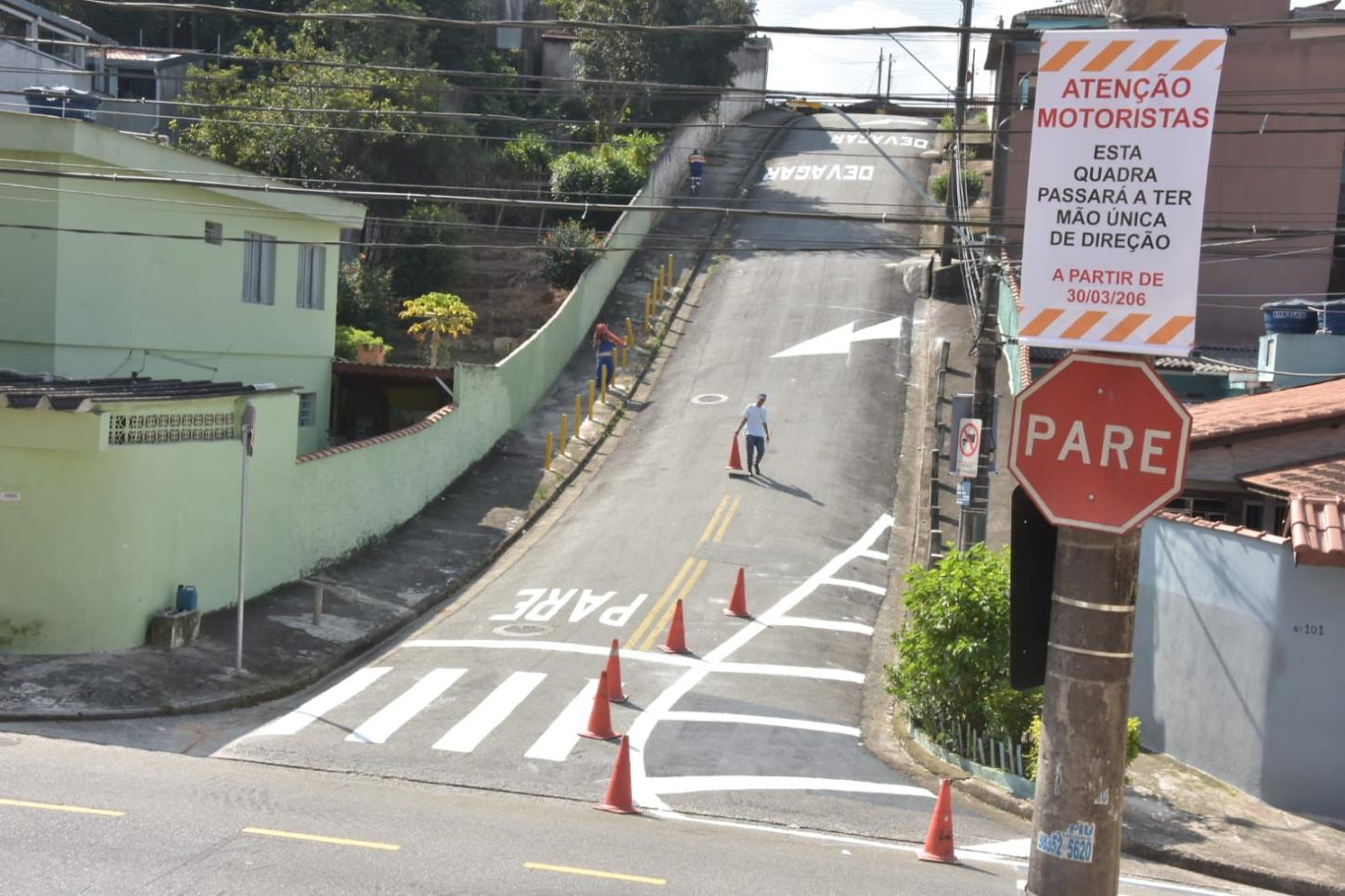 Santo André inverte sentido da Rua Cândido de Assis para ampliar segurança na Vila Guaraciaba