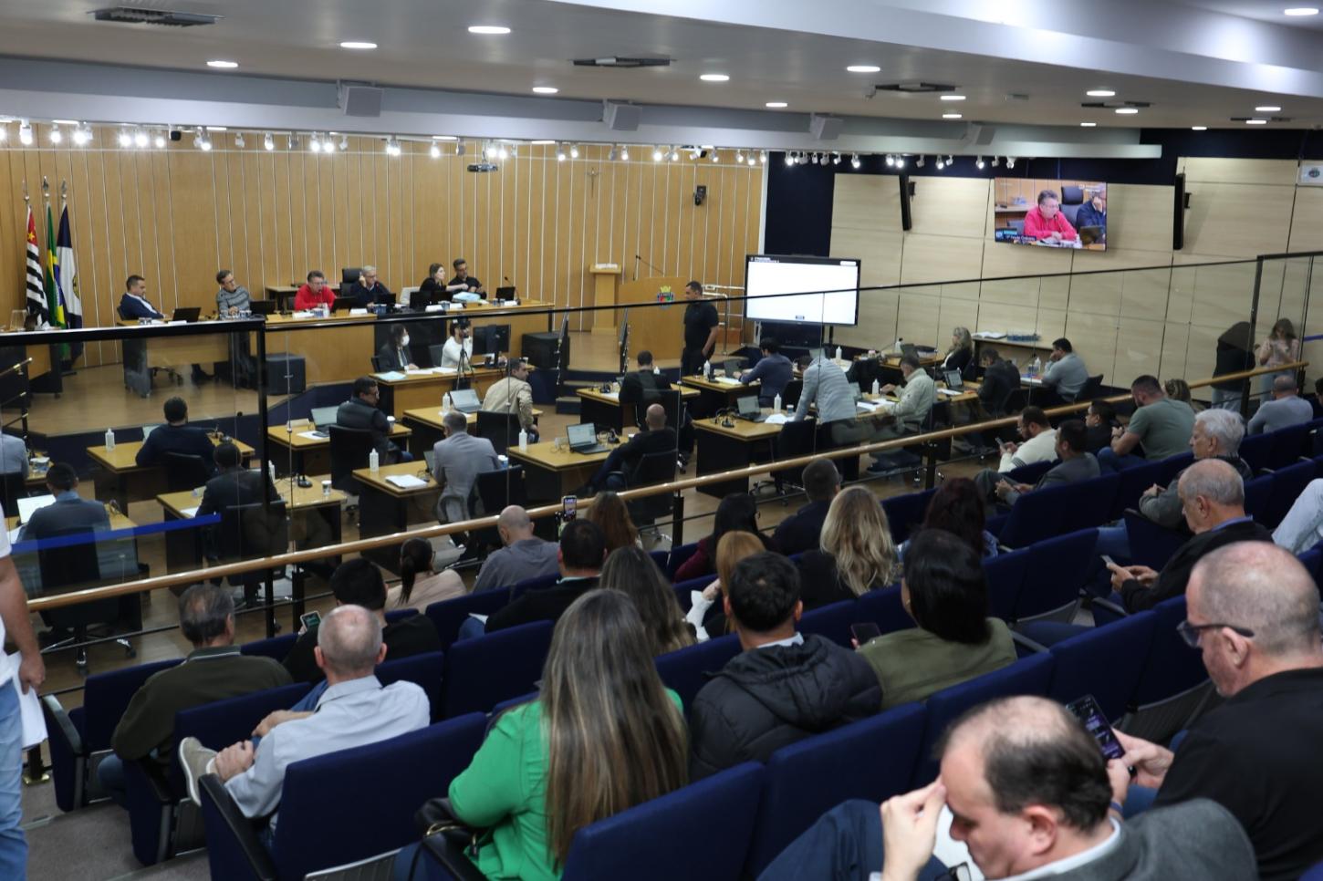 Câmara de São Caetano aprova abertura de comissão processante contra o vereador Matheus Gianello