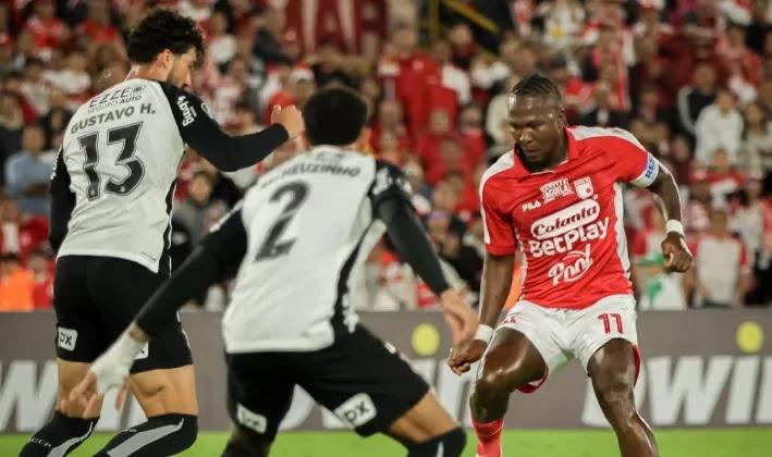 Corinthians empata com Santa Fe nos acréscimos e mantém liderança no Grupo E da Libertadores