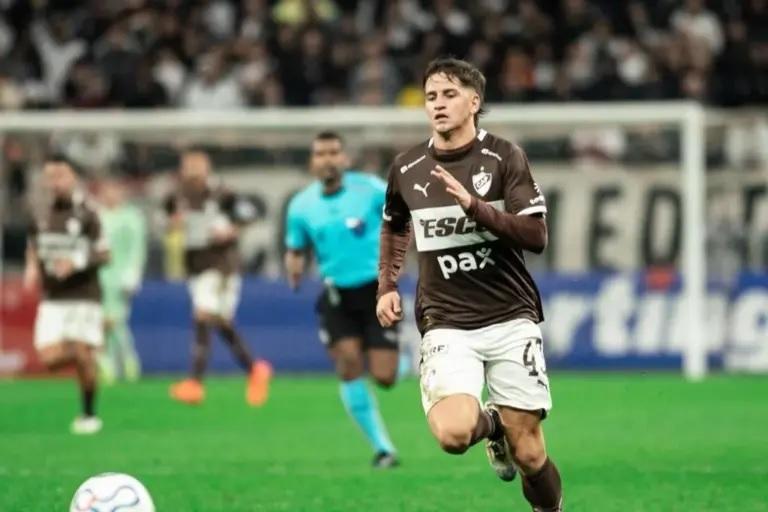 Corinthians perde para o Platense na Neo Química Arena, mas avança em primeiro na Libertadores
