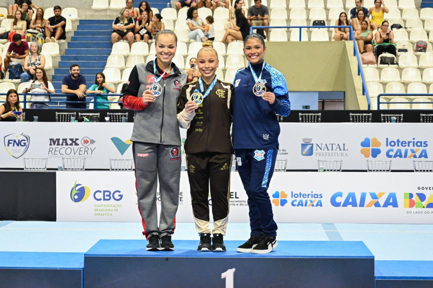 Flavinha brilha na trave no Troféu Brasil Loterias CAIXA de Ginástica Artística