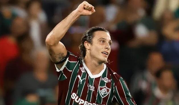 Fluminense domina o Maracanã e derrota o São Paulo por 2 a 1 pelo Brasileirão