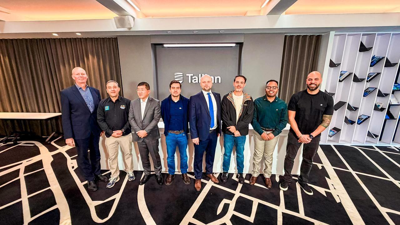 Prefeito de Ribeirão Pires representa o Grande ABC em missão de inovação digital na Europa