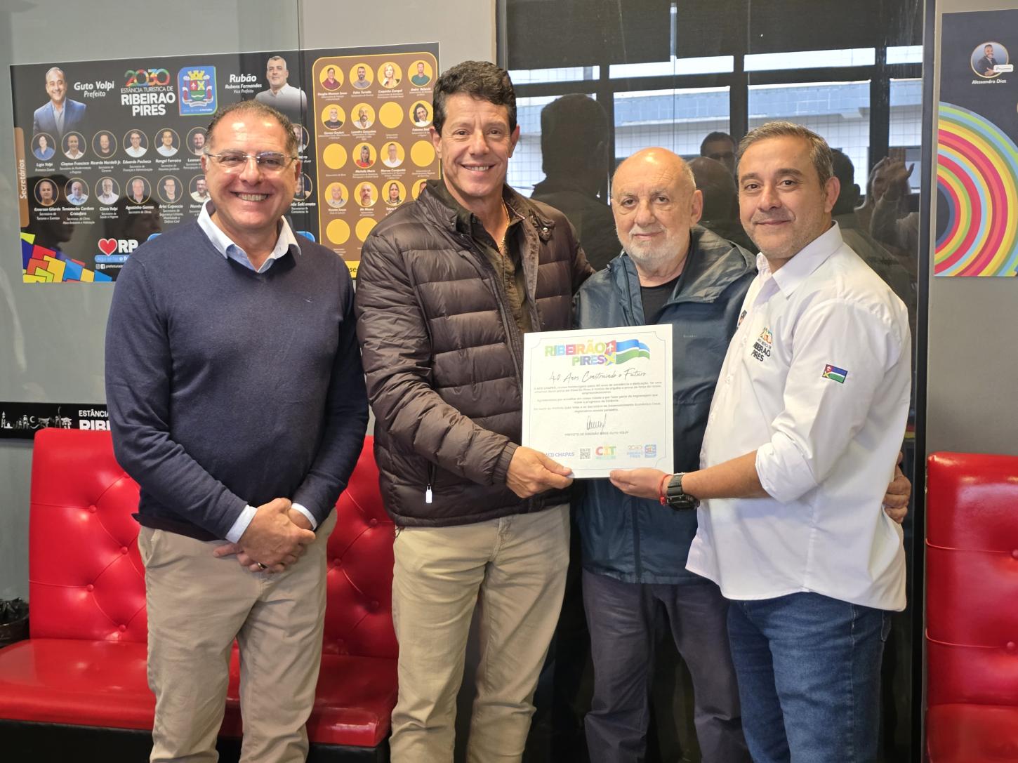 Prefeitura de Ribeirão Pires homenageia indústrias locais e fortalece diálogo com o setor