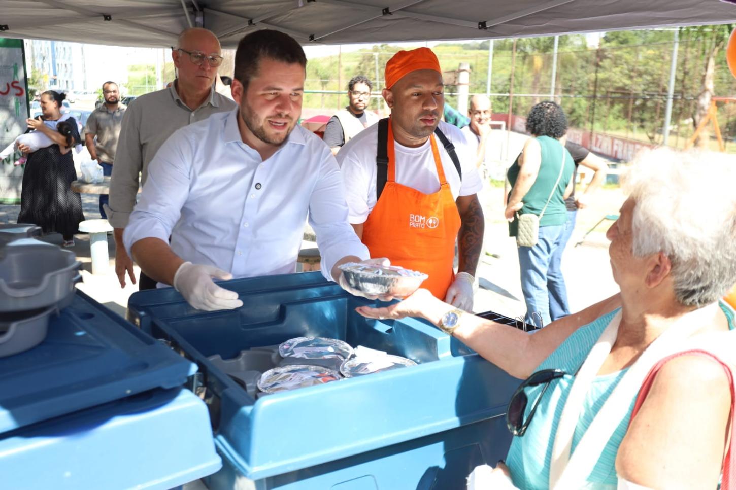 Prefeitura de Santo André amplia rede de segurança alimentar com unidade do Bom Prato Móvel no Jardim Alzira Franco