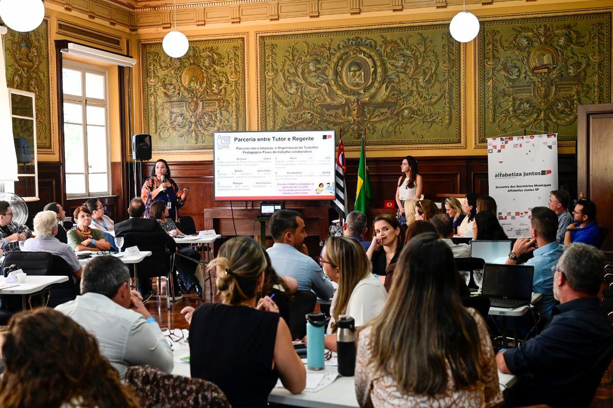 São Bernardo apresenta diretrizes de alfabetização em evento estadual após registrar índices recordes