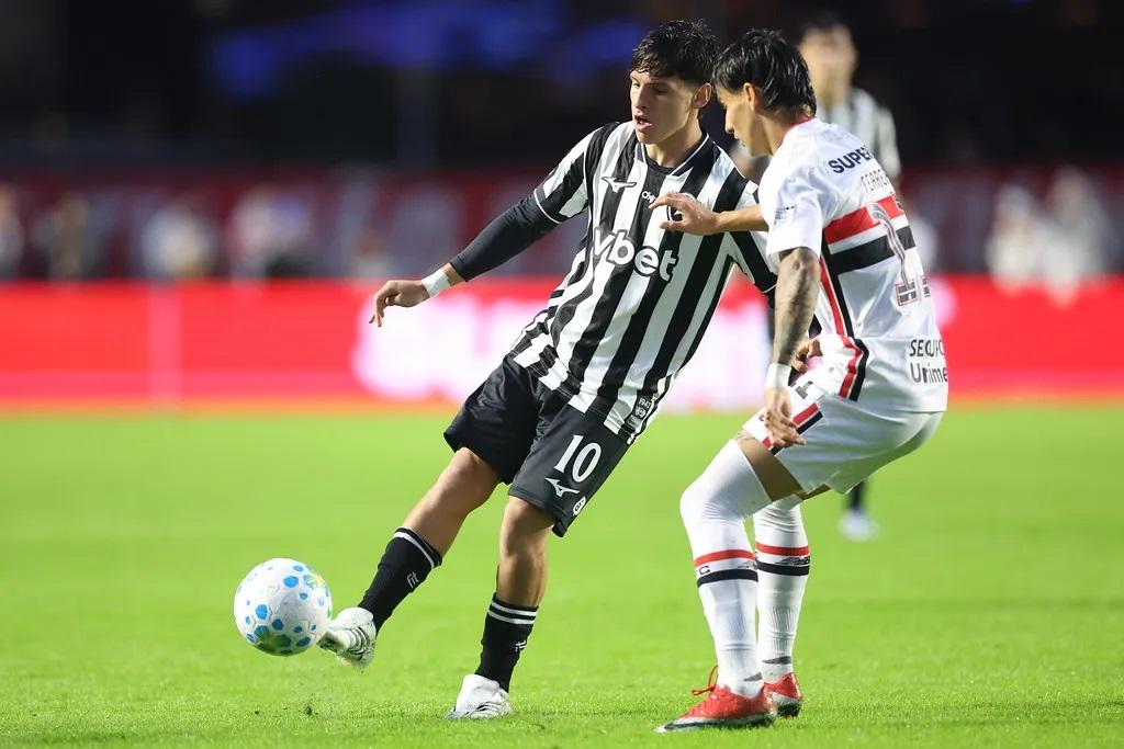 São Paulo empata com o Botafogo no MorumBIS e vê vaga no G-4 sob ameaça