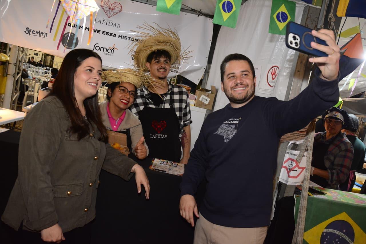 Arraial Solidário de Santo André une festa junina à torcida positiva pela Seleção Brasileira na Copa do Mundo