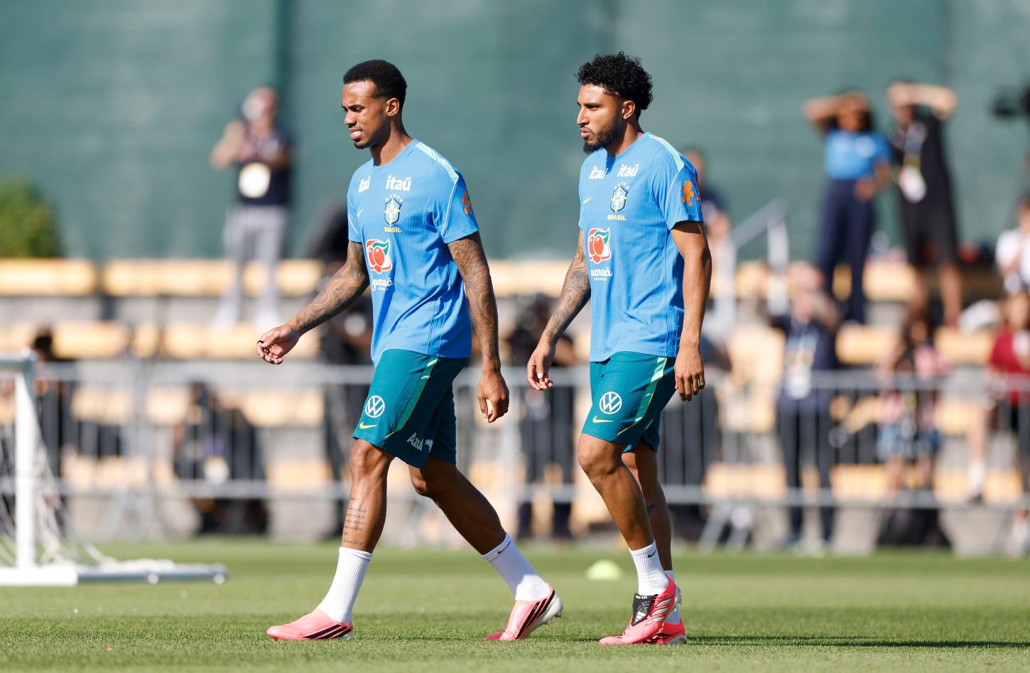 Éderson se apresenta e Seleção Brasileira inicia treinos para a estreia na Copa do Mundo