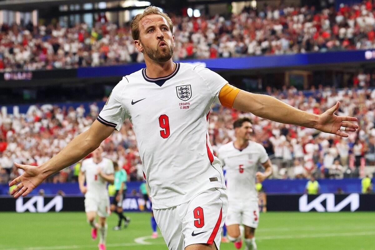 Inglaterra vence Croácia por 4 a 2 no Texas em jogo com recorde de Kane e milagres de Livakovic