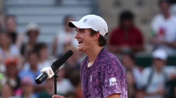 João Fonseca supera Casper Ruud e recoloca o Brasil nas quartas de final de Roland Garros após 22 anos