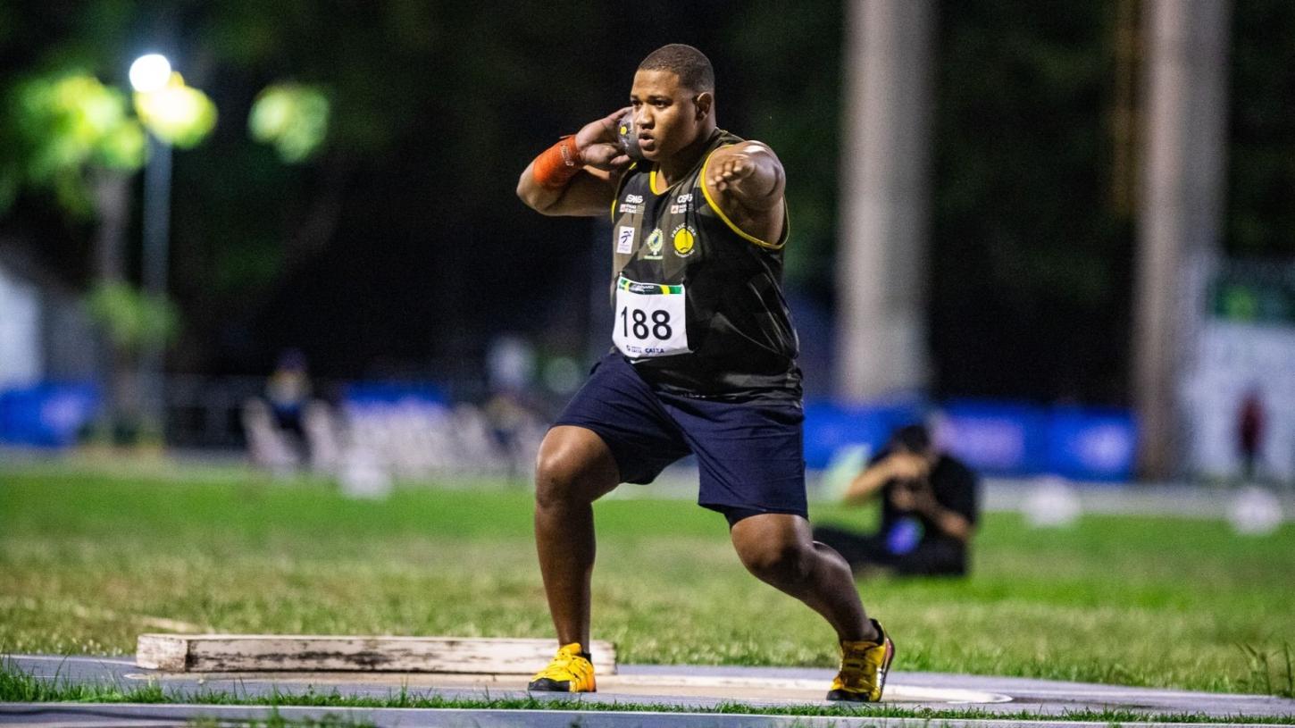 Alessandro Borges Soares bate o recorde da competição e conquista o tri brasileiro sub-20 no arremesso do peso
