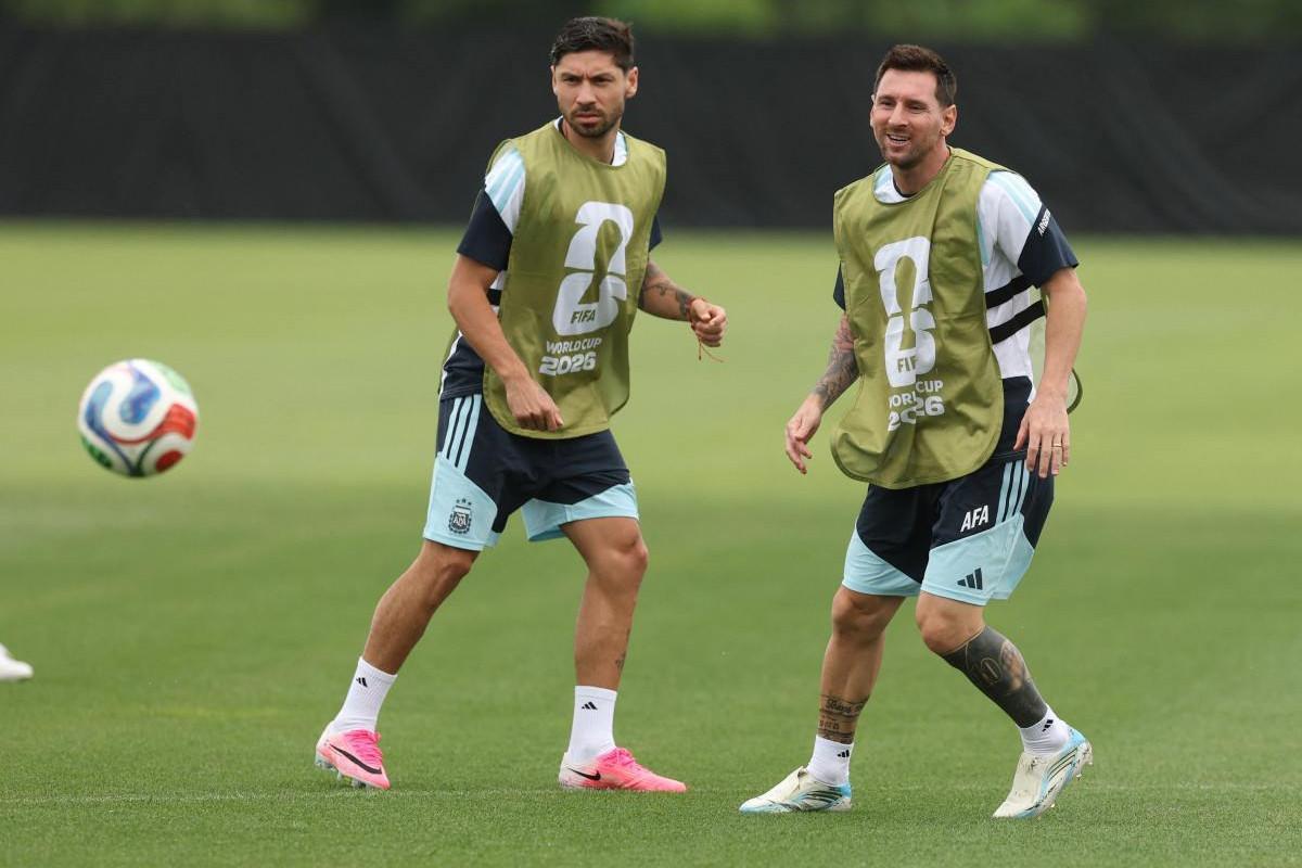 Argentina ajusta posicionamento tático e foca na consistência coletiva para duelo contra a Suíça