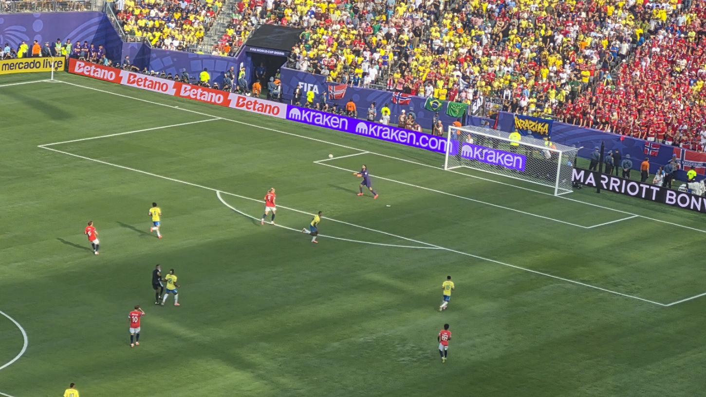 Brasil perde para a Noruega e está fora da Copa do Mundo