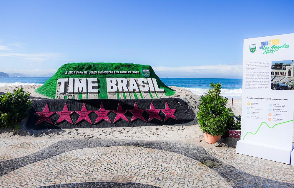 COB inaugura Calçadão da Fama em Copacabana para marcar contagem regressiva para Los Angeles 2028