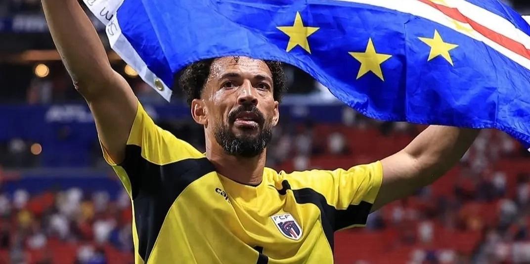 Destaque da Copa do Mundo, goleiro Vozinha negocia transferência para o Colo-Colo