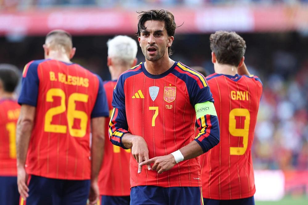 Espanha ajusta sistema tático na Califórnia e foca no poder ofensivo da Bélgica para as quartas de final