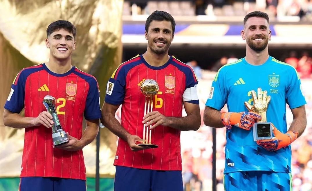 Espanha é bicampeã mundial com domínio coletivo, prêmios individuais e marcas históricas