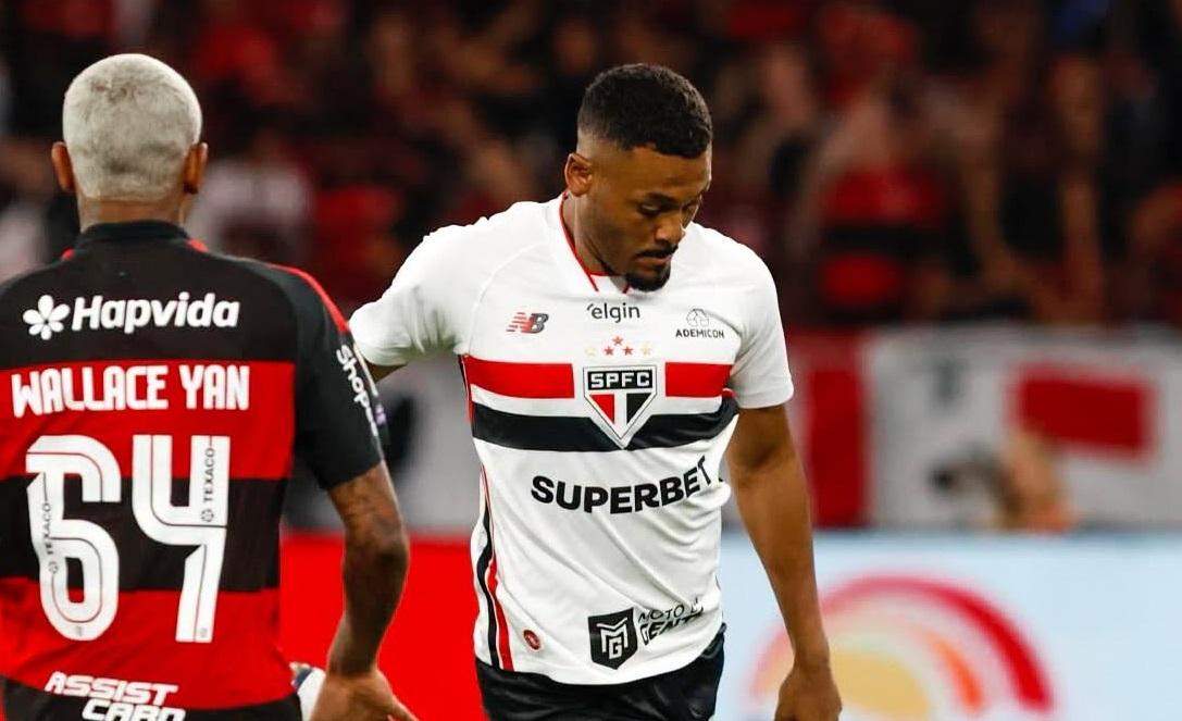 Flamengo e São Paulo empatam no Maracanã com gol anulado pelo impedimento semiautomático