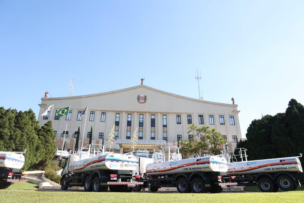 Governo de SP expande apoio a municípios com entregas da Defesa Civil e transporte de pacientes do SUS