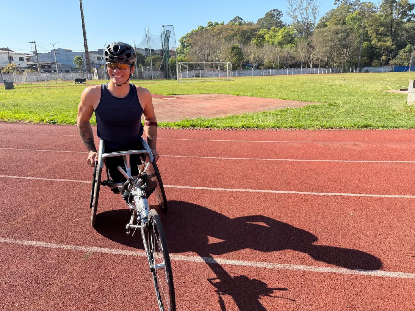 Atleta paralímpico de São Caetano, Carlos Pierre se prepara para disputar a Maratona de Xangai na China