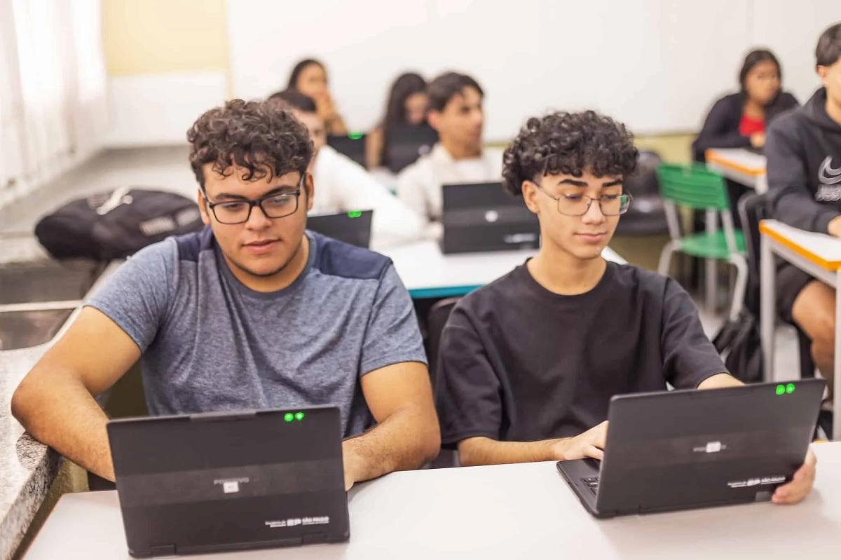 Bolsa de estágio para estudantes do ensino médio tem 2.565 vagas em São Paulo; confira o valor para cada curso