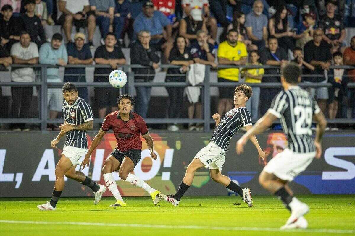 Corinthians vence o Red Bull Bragantino fora de casa e avança na tabela do Brasileirão