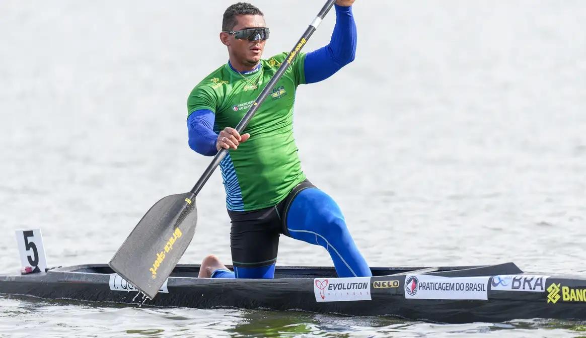 Isaquias Queiroz é campeão mundial no C1 500m na Polônia