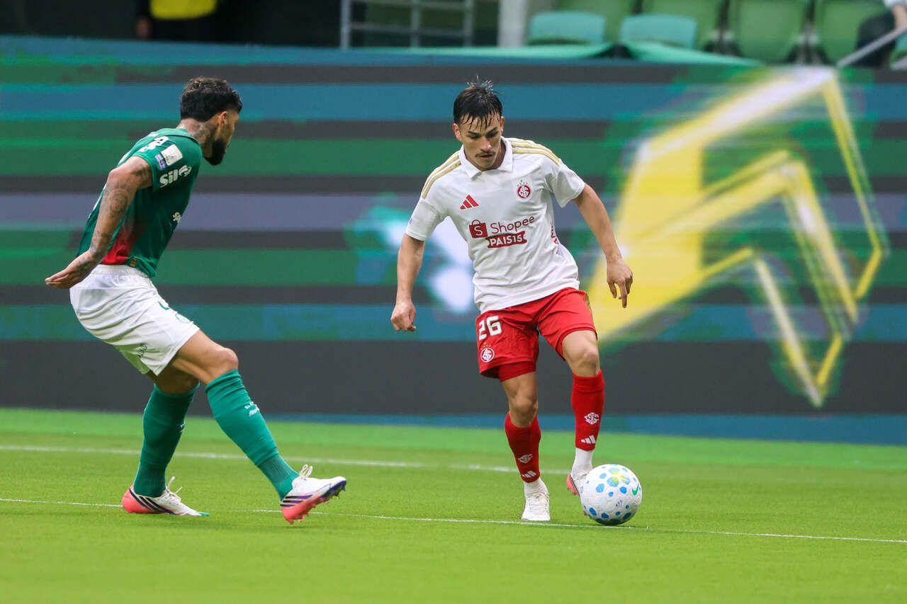Palmeiras e Internacional empatam sem gols na Nubank Arena pelo Brasileirão