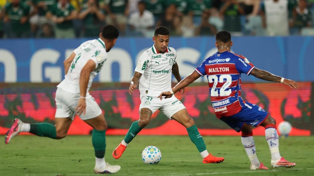 Palmeiras perde para o Fortaleza na Arena Pantanal, mas se classifica na Copa do Brasil