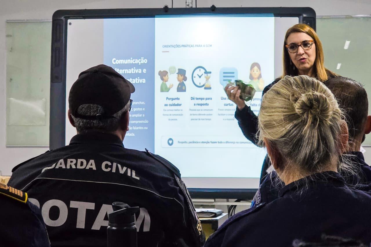 GCM de São Caetano participa de workshop sobre políticas públicas inclusivas e abordagem humanizada