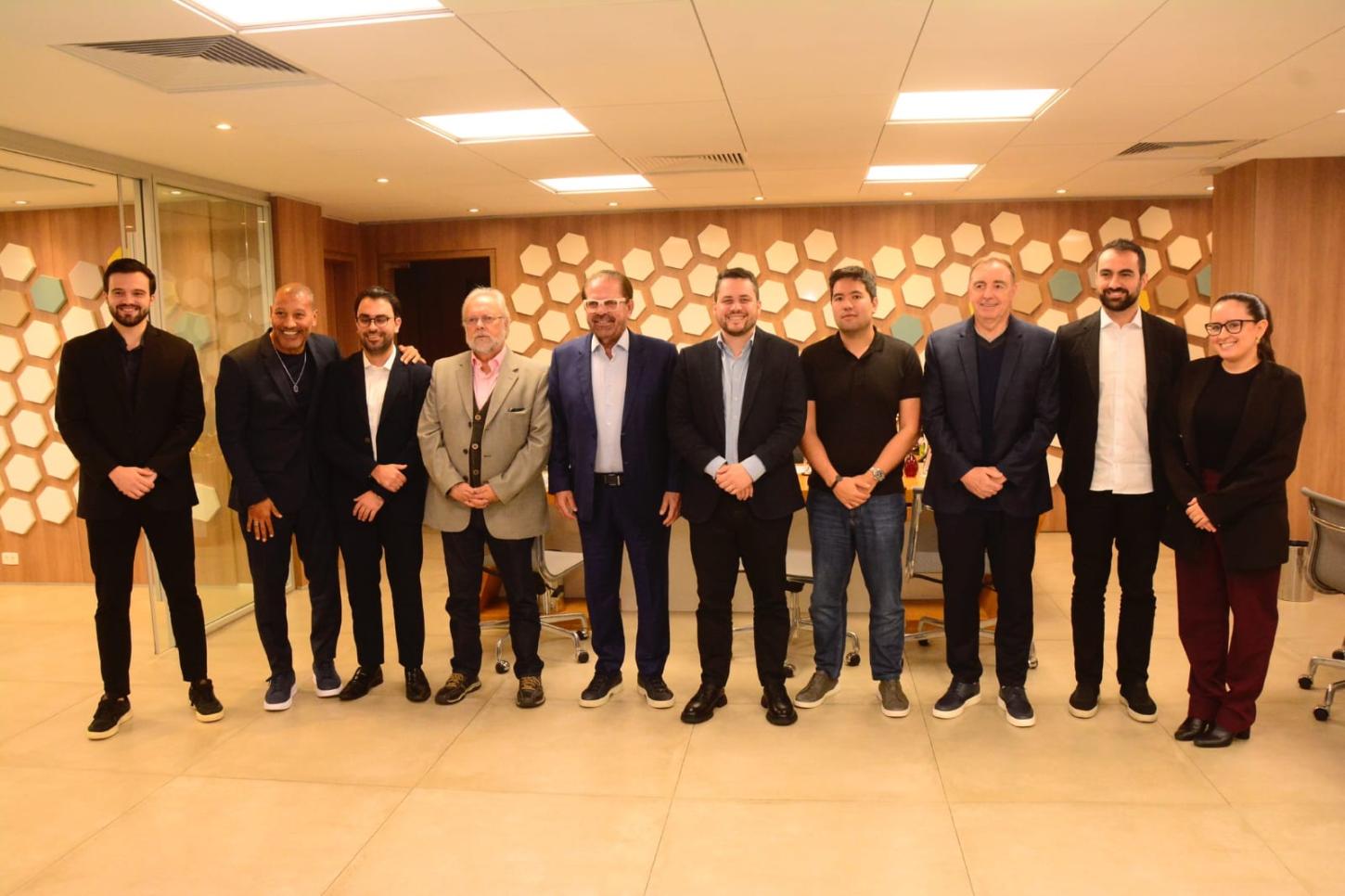 Gilvan visita Federação Paulista de Futebol e coloca Santo André à disposição para sediar a Copinha 2027