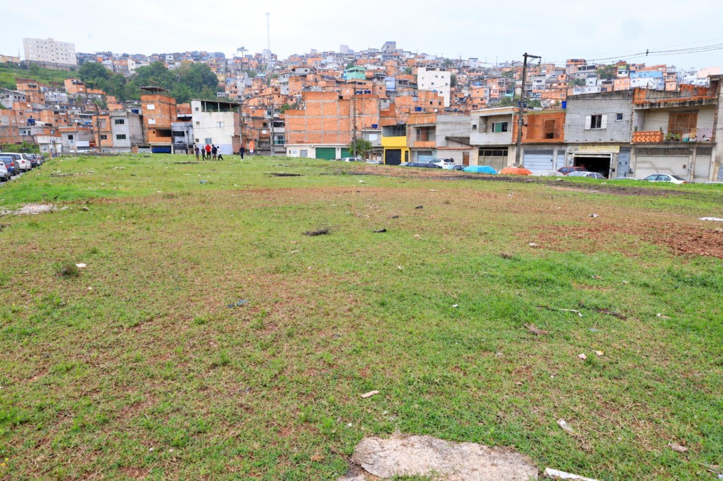 Prefeito Marcelo Oliveira autoriza início das obras de espaço esportivo no Jardim Kennedy