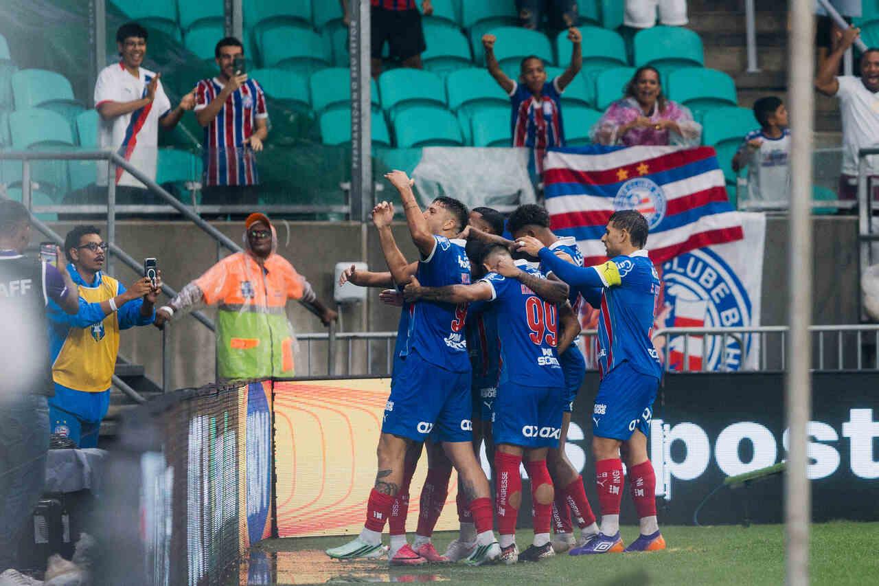 Bahia vence o São Paulo por 3 a 2 na Fonte Nova e encosta na briga por vaga na Libertadores