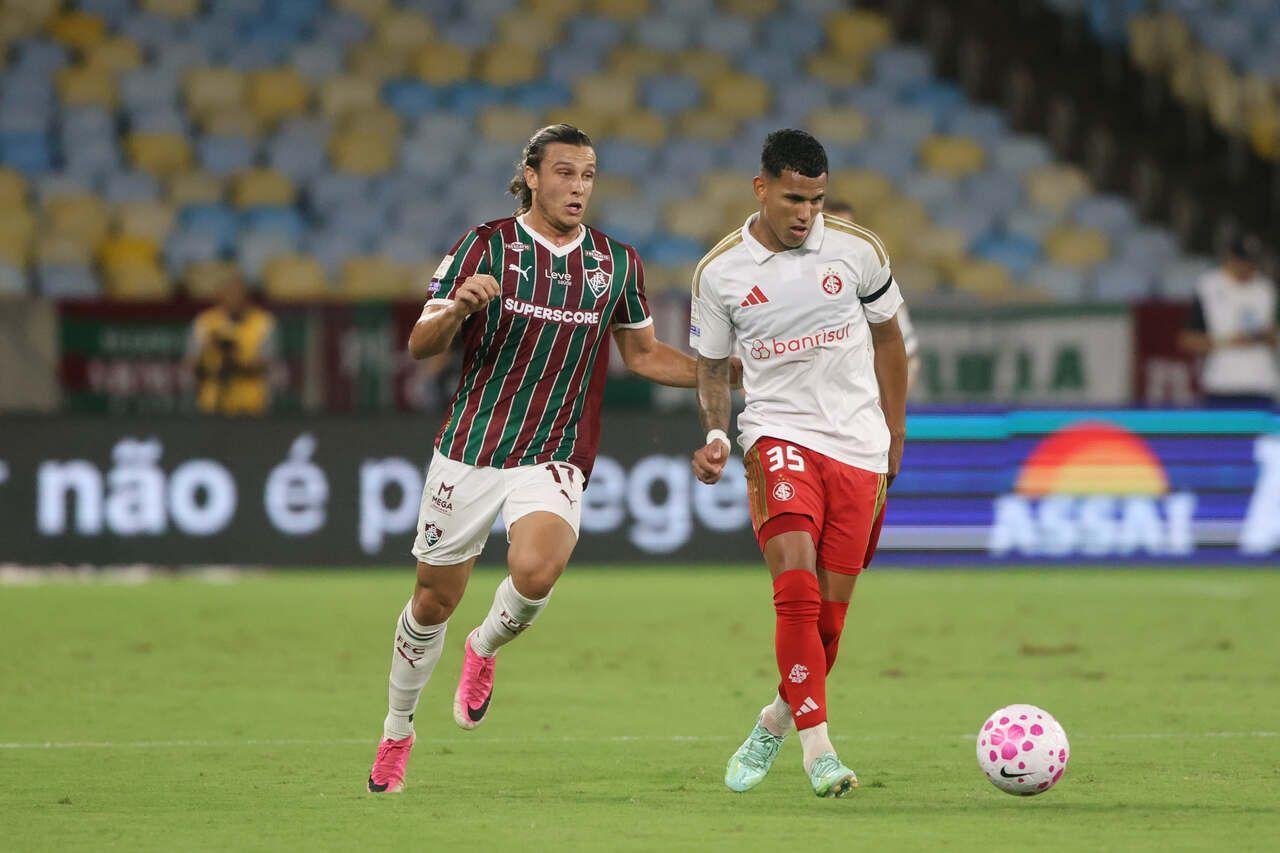 Fluminense vence o Internacional por 2 a 1 com gol nos acréscimos e acirra disputa por vaga na Libertadores