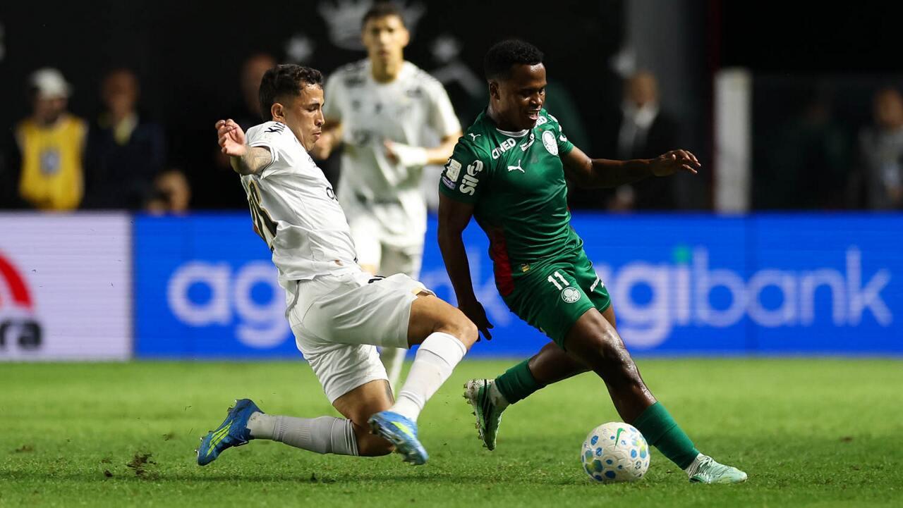 Santos e Palmeiras empatam sem gols na Vila Belmiro e tropeçam na busca por seus objetivos no Brasileirão
